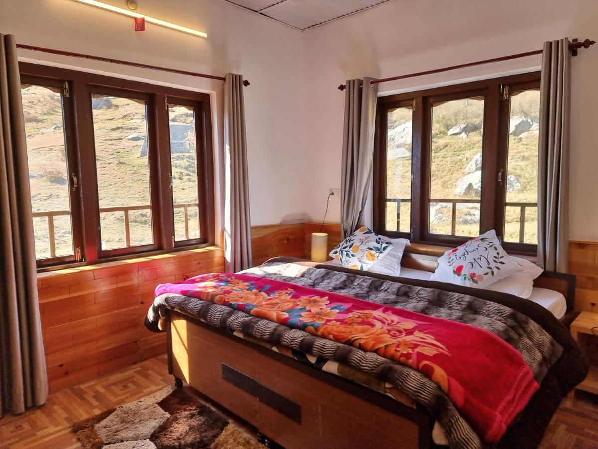 Zostel Barot (Rajgundha) Bīr Exterior foto